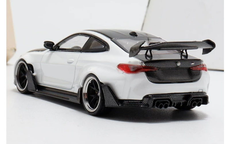 1:64 BMW M4 G82  White - Carbon Top SW  Limited Edition DIECAST Model