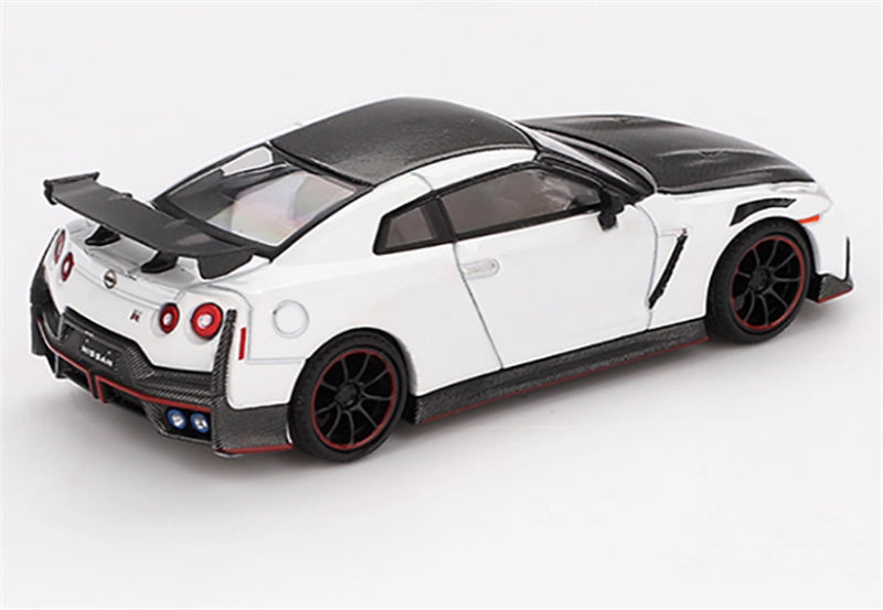 MINIGT Nissan GT-R Nismo 2024 supercar Brilliant White Pearl Carbon Hood color box packaging 1:64 Car Pre-built Model view2