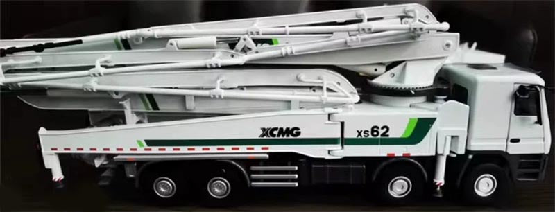 1:35 Mercedes-Benz  SX62 XCMG  White Diecast Model