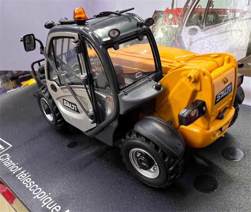 Universal Hobbies Manitou SALTI Chariot Telescopique MT 625 Ginger 1:32 Truck Pre-built Model