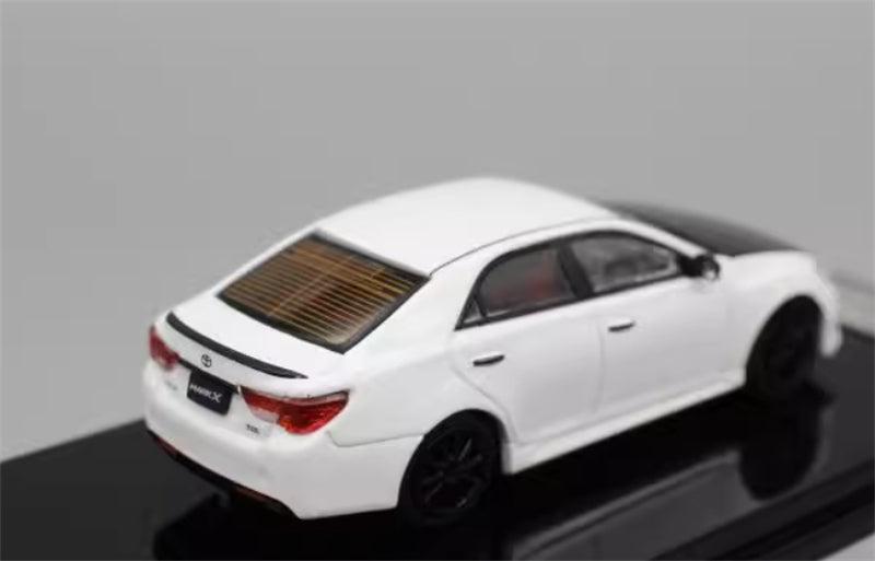 GCD Toyota Mark X White Black Bonnet RHD 1:64 Car Pre-built Model view6