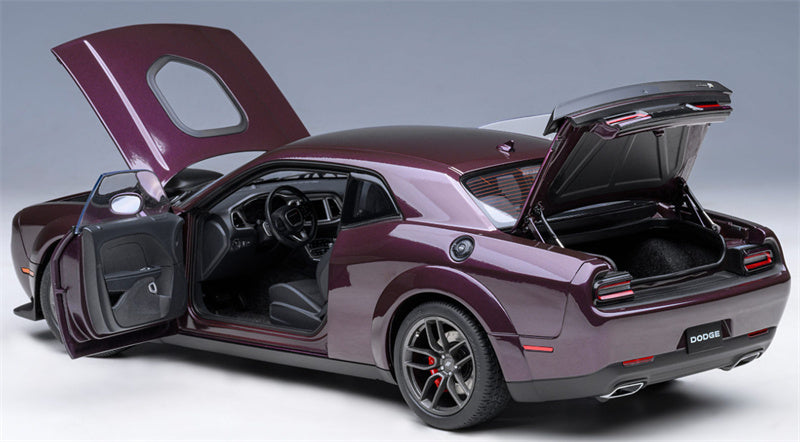 AUTOART Dodge Challenger R/T Scat Pack Widebody 2022 maroon 1:18 Car Pre-built Model view7