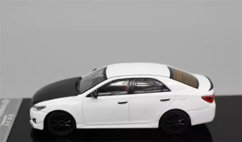 GCD Toyota Mark X White Black Bonnet RHD 1:64 Car Pre-built Model view2