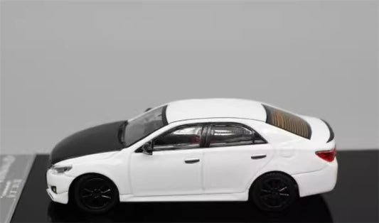 GCD Toyota Mark X White Black Bonnet RHD 1:64 Car Pre-built Model view2
