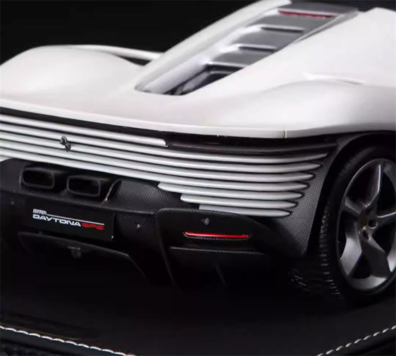 BBR MODELS Ferrari Daytona SP3 matte white Silver wheel black calipers Closed canopy carbon fiber roof Leather base Limited Edition 24PCS ONLY 1:18 Car Pre-built Model view6
