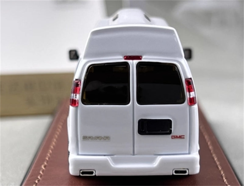 1:64 GMC Savana Business RV White GOC DIECAST Limited Edition 799pcs ONLY Model