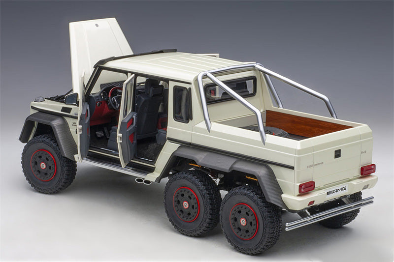 AUTOART MERCEDES BENZ G-CLASS G63 AMG 6X6 2013 Pearl White 1/18 car Pre-a Model