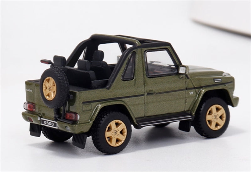 GCD Mercedes benz G500 two-door short-wheelbase convertible off-road with roof comes with 4 tires green LHD 1:64 Car Pre-built Model view3