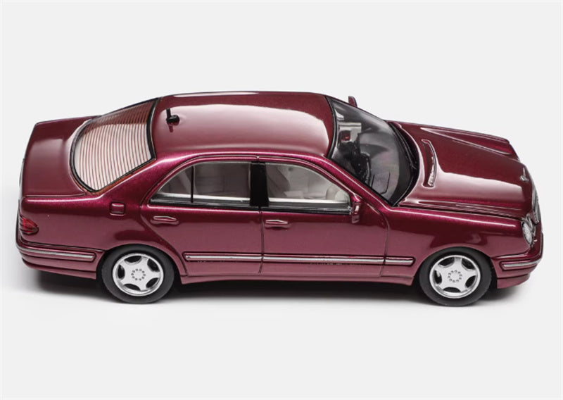 Max well Mercedes Benz E320 W210 6th Generation E-Class Wine red 1:64 Car Pre-built Airliner Model Display view3