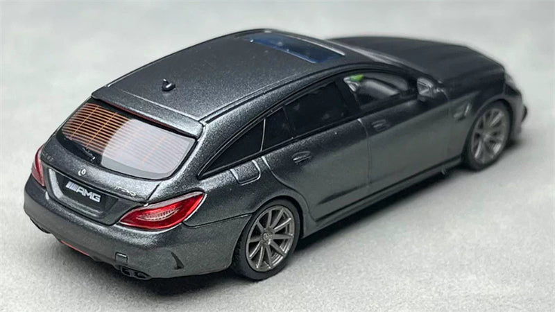 1:64 Mercedes-Benz AMG CLS 63 metallic green KING MODEL Shooting Brake Limited Edition 999PCS ONLY DIECAST Civil Car Model