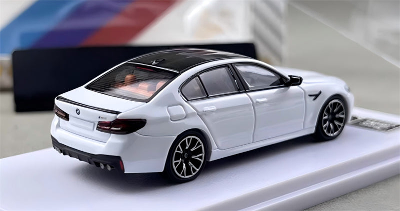 1:64 BMW M5 F90 Snow Mountain White Howie Model DIECAST Civil Car Model