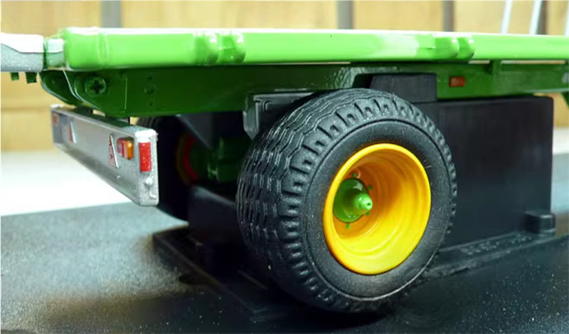 Universal Hobbies Joskin Trans-Ex 5T Bale Agricultural tractor trailer Emerald Green 1:32 Truck Accessories Pre-built Model