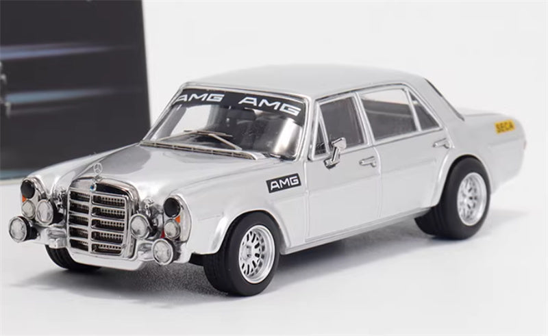 Liberty 64 Mercedes Benz 300SEL AMG W109 Silver Silver Wheel 1:64 Car Pre-built Airliner Model Display view1