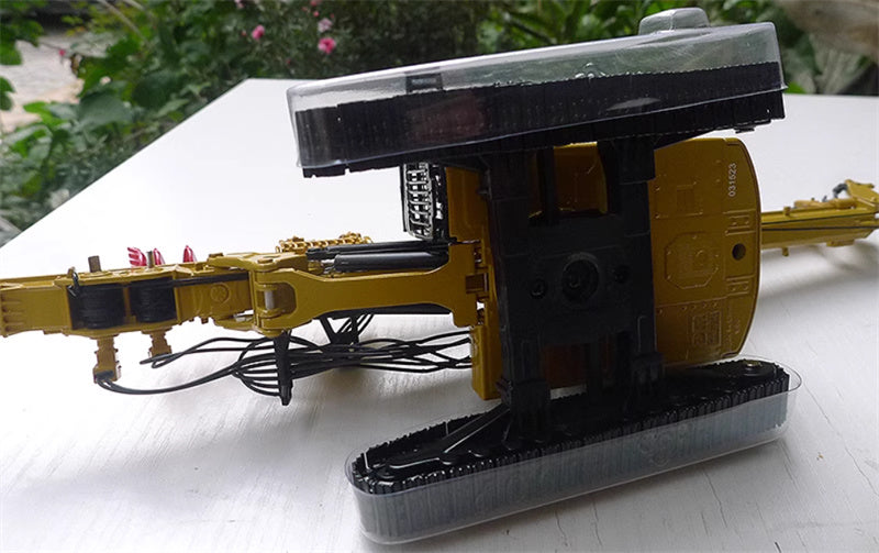 CATERPILLAR CZM  EK160 Cylinder Crowd Drilling Rig 1:50 Truck Pre-assembled Model Display