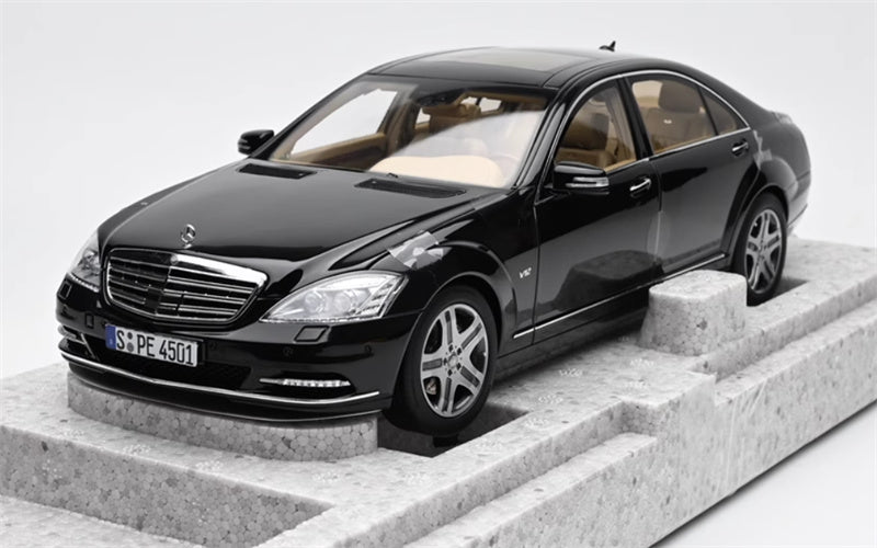 MOTORHELIX Mercedes Benz S-Class S600L W221 Fully Open black Beige interior Comes with engine Limited Edition 999PCS ONLY 1:18 Car Pre-built Model view1
