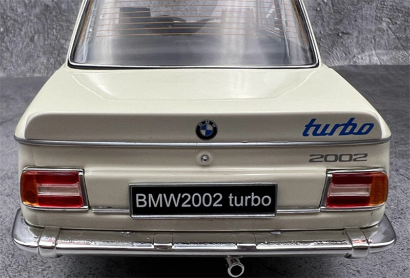 Kyosho Bmw 2002 Turbo White 1:18 Car Pre-built Model view8