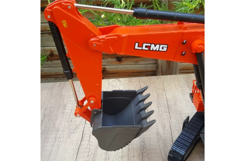LGMG ME136 Large mining excavator Orange Red 1:35 Truck Pre-built Airliner Model Display view4