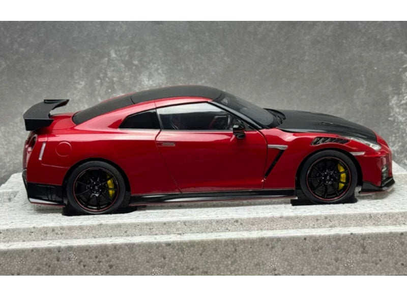 1:18 Nissan GT-R NISMO R35 2022 Vibrant Red MOTORHELIX Special Edition Limited Edition 699PCS ONLY DIECAST Model