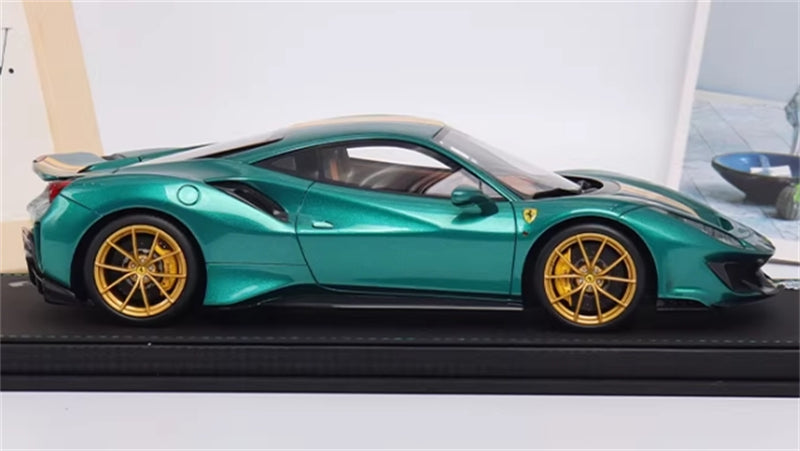 1:18 Ferrari 488 Pista  Metallic Green BBR MODELS Gift Box Edition Limited Edition 28PCS ONLY Resin Model