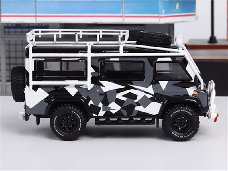 Master Land Rover Defender Van Black white camouflage coating with accessories 1:64 Car Pre-built Airliner Model Display view3