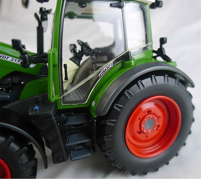 USK Fendt 313 Vario tractor Green 1:32 Truck Pre-built Model