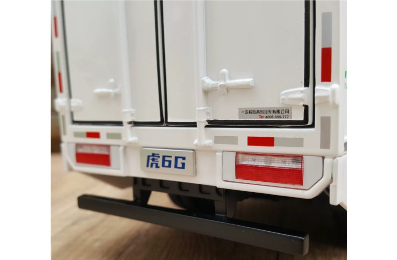 FAW Tiger 6G pure electric box truck White 1:24 Truck Pre-built Airliner Model Display view9