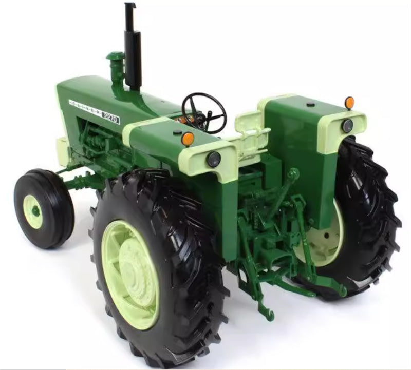 SpecCast White Oliver 2270 Classic Tractor Limited Edition green 1:16 Truck Pre-built Model