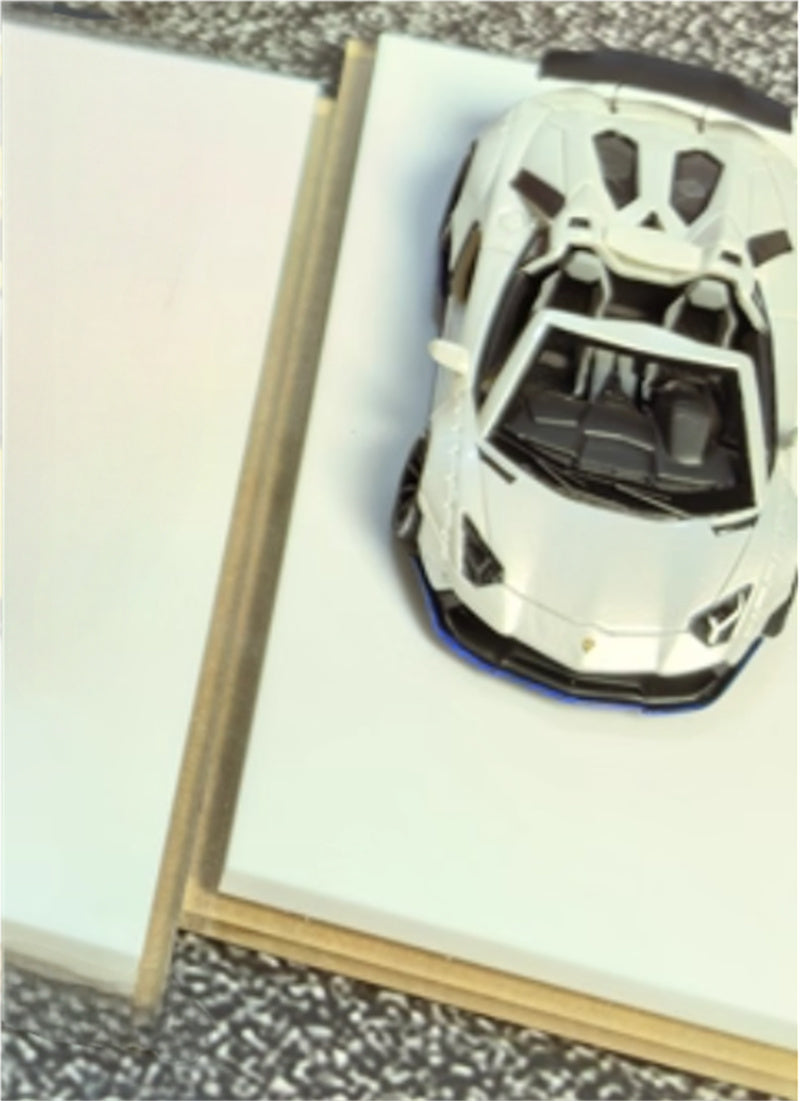 Fine works 64 Lamborghini LP700 LB Convertible Edition Limited Edition 199PCS ONLY Pearlescent White 1:64 Car Pre-built Model view2