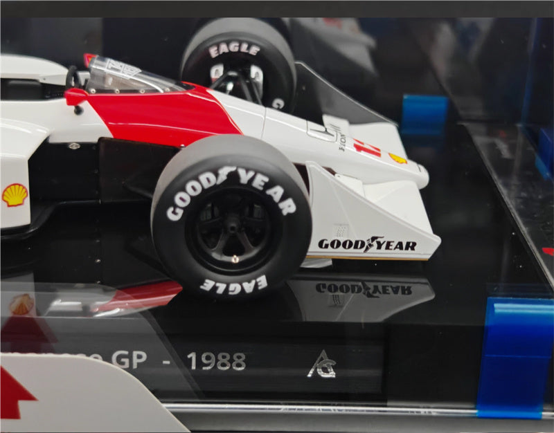 1:18 McLaren MP4/4 1988 Red white Amalgam Resin Car Model view4