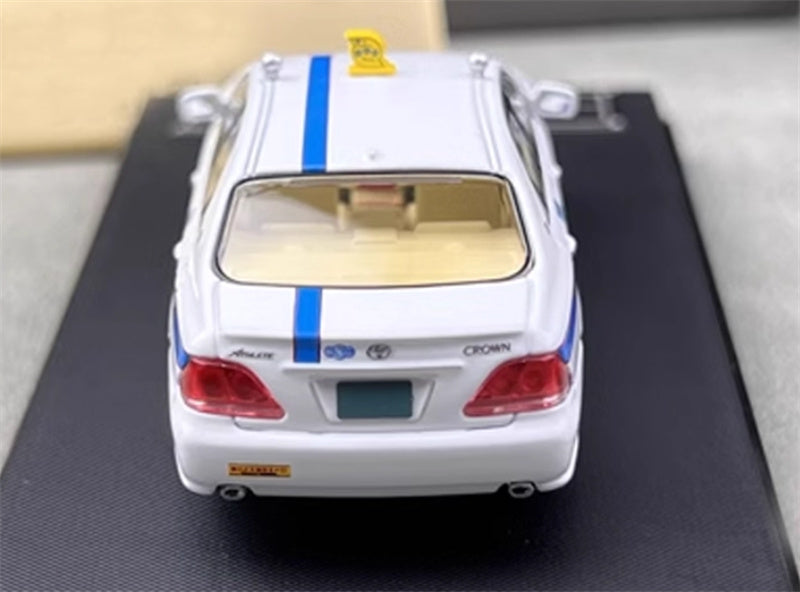 ZOOM Toyota Crown 12th generation Athlete GRS184 White taxi 1:64 Car Pre-built Model view7