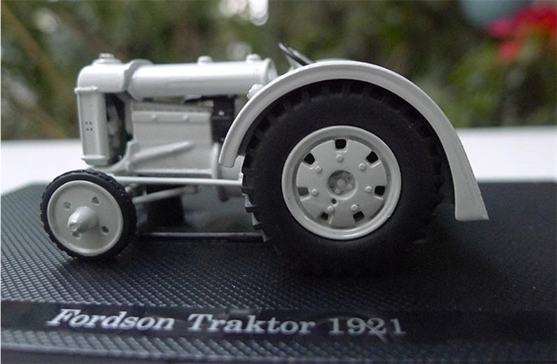 FLOZ dson Agricultural Traktor 1921 1:43 Truck Pre-built Model