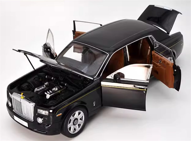 KYOSHO Rolls Royce Phantom Extended Edition Black Gold waistline Gold emblem Brown interior 1:18 Car Pre-built Model view5