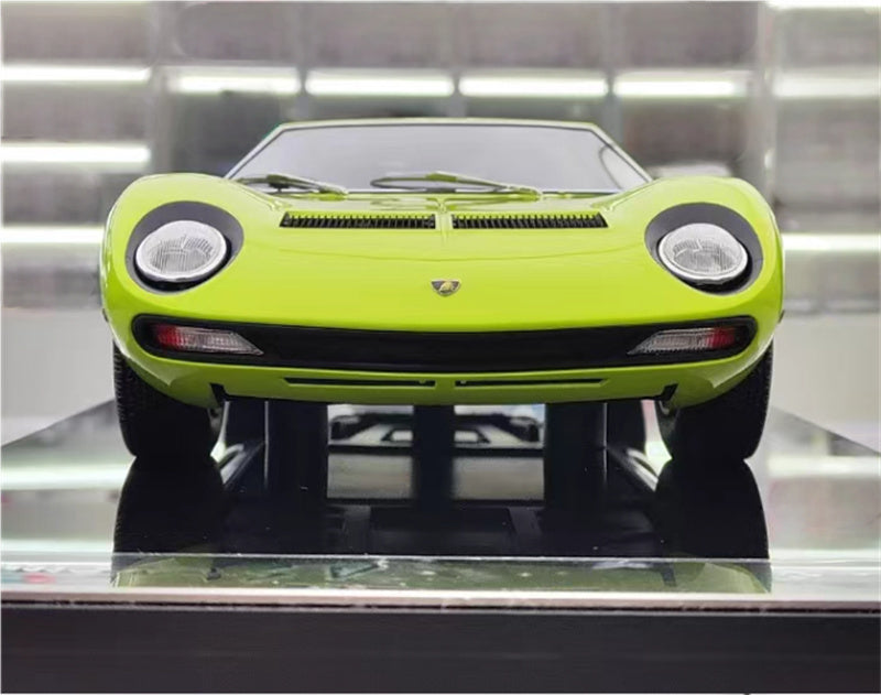 AMALGAM Lamborghini Miura P400 SV green 1:18 Car Pre-built Model view4
