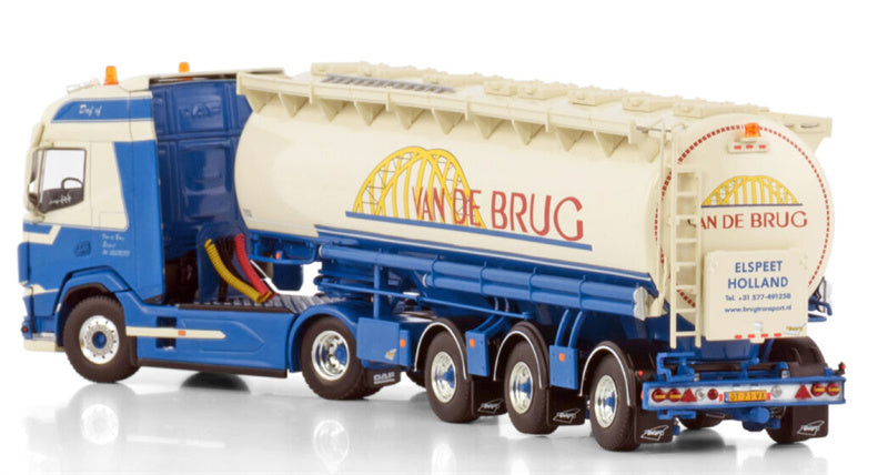 WSI  DAF XF SH WITH SKY LIGHTS 4X2 ANIMALFEED BULK TRAILER - 3 AXLE Van de Brug Elspeet 1:50 Truck Pre-built Model