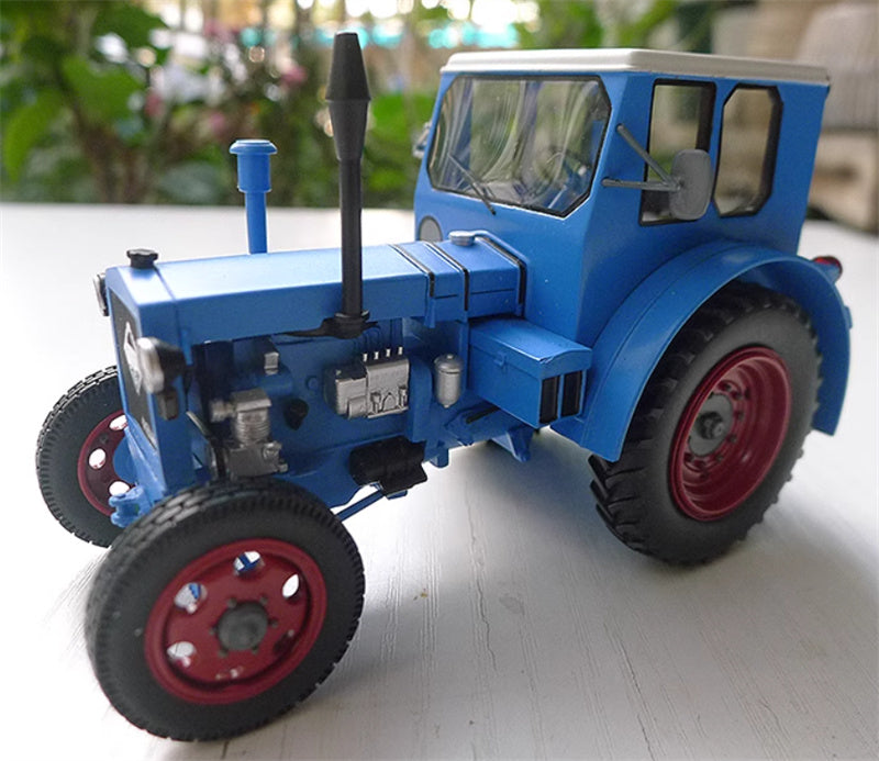 SCHUCO IFA Pionier blau European classical tractor 1:32 Truck Pre-built Model