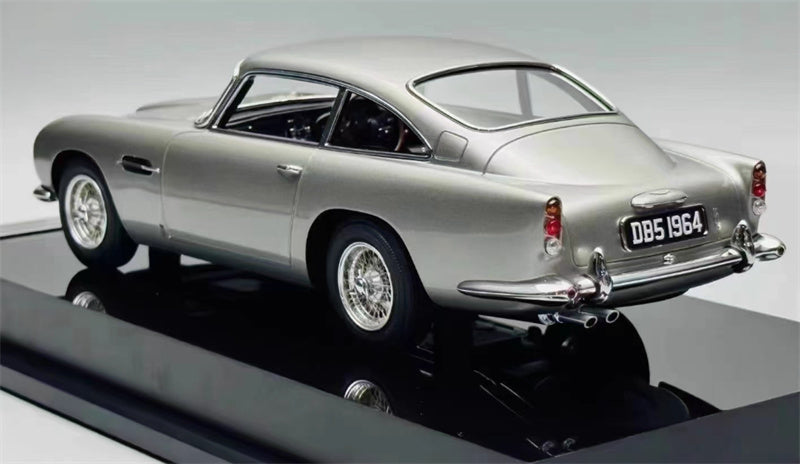1:18 Aston Martin DB5 silver Amalgam Resin Car Model view4