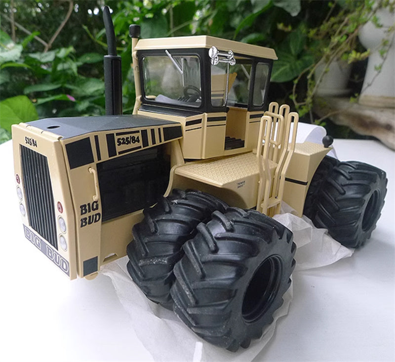 Top Shelf Replicas Big Bud 525/84 eight wheel high horsepower agricultural tractor milky white 1:32 Truck Pre-built Model