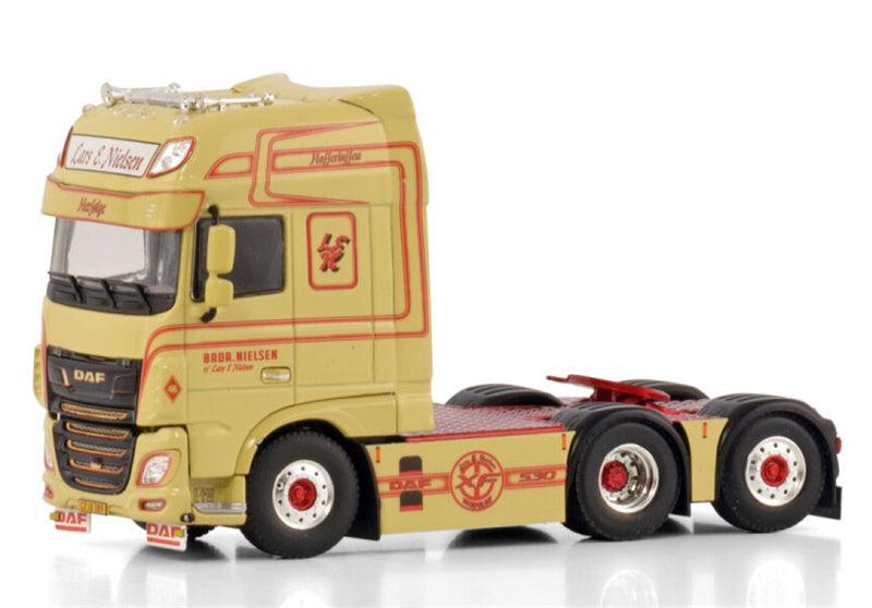 WSI DAF XF SUPER SPACE CAB MY2017 6X2 TAG AXLE Lars E. Nielsen 1:50 Truck Pre-built Model