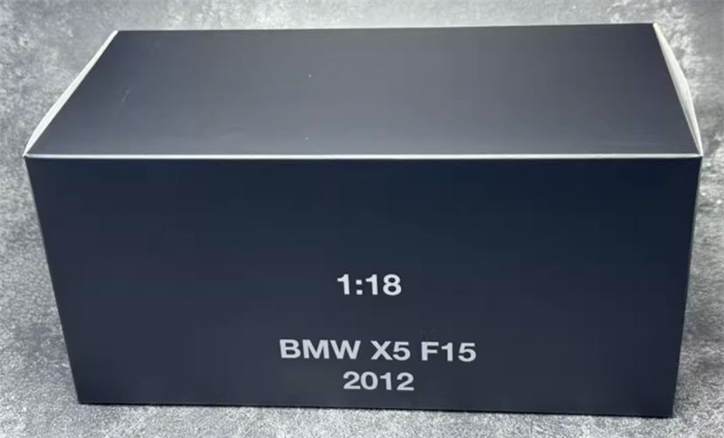 Paragon BMW X5 F15 White 1:18 Car Pre-built Model view11