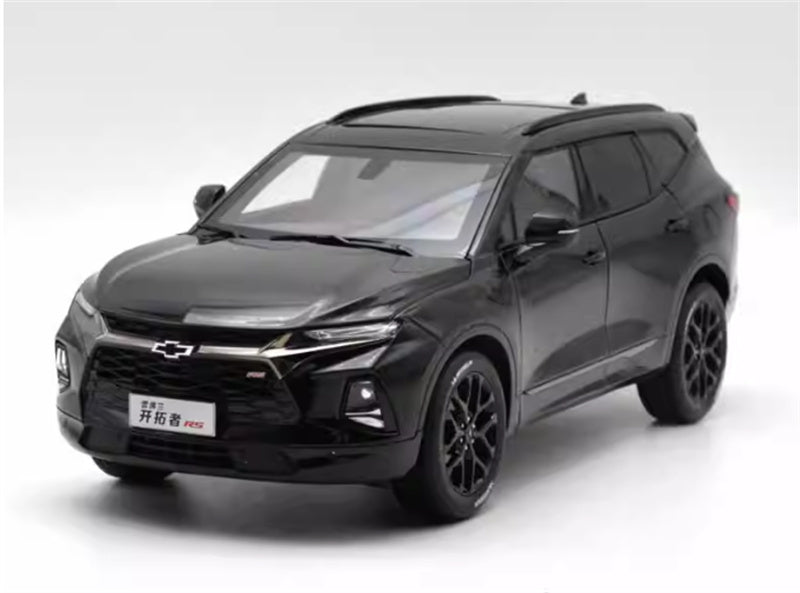 SAIC Chevrolet Blazer RS SUV black 1:18 Car Pre-built Model view1