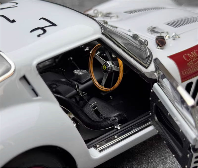 CMC Ferrari 250 GTO 30th Anniversary Edition white Limited Edition 1500PCS ONLY 1:18 Car Pre-built Model view12