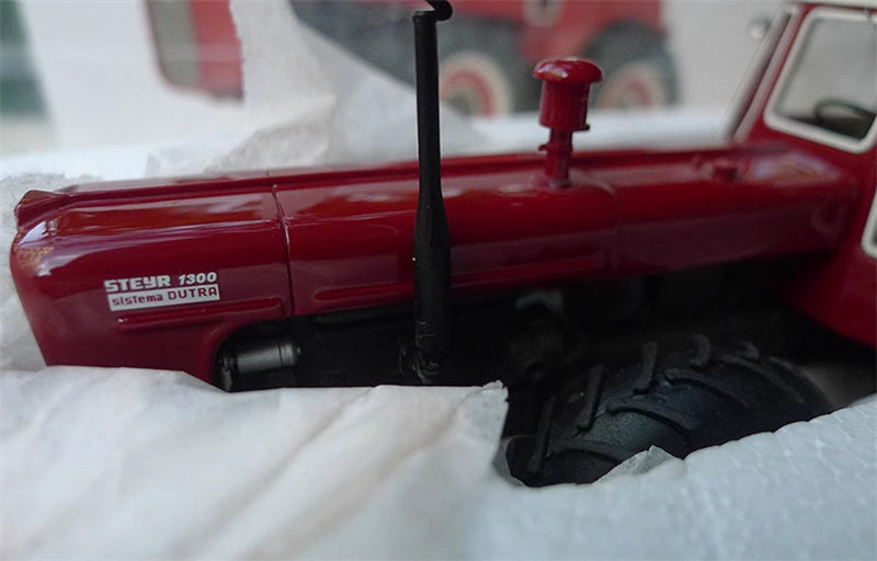 SCHUCO Steyr 1300 tractor wine red 1:32 Truck Pre-built Model