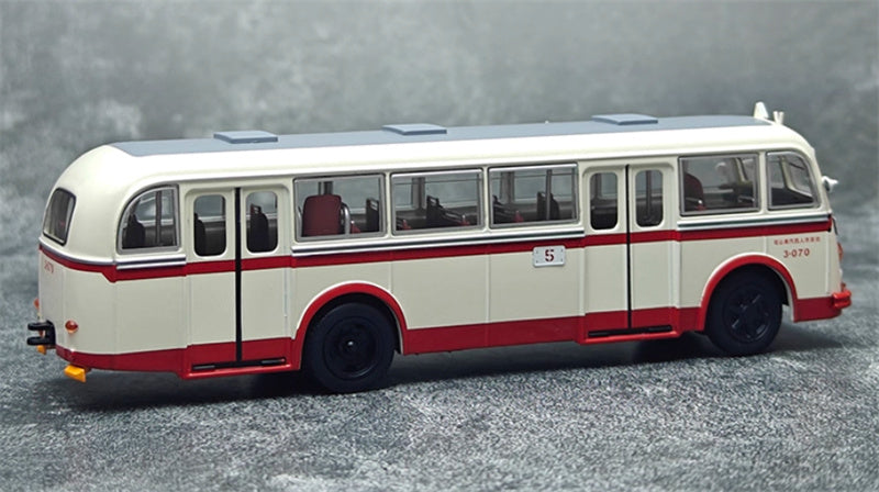 Beijing Public Transport Skoda 706RO single machine 5 Route 1:64 Bus Pre-built Model view7