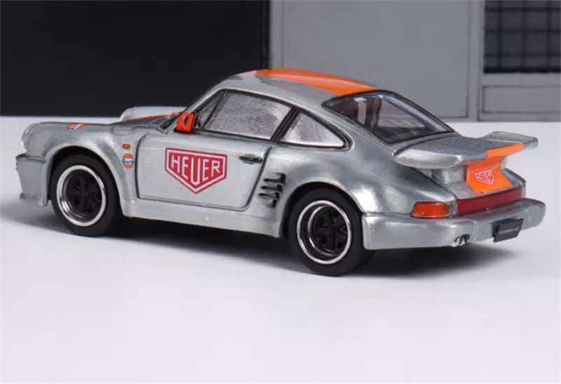 Master Porsche 911 930 Turbo Black Bird HEC exhibition limited GULF varnish 1:64 Car Pre-built Airliner Model Display view2