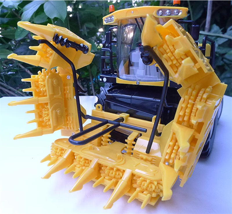 ERTL NEW HOLLAND FR850 SELF PROPELLED FORAGE HARVESTER Yellow out of print 1:32 Truck Pre-built Model