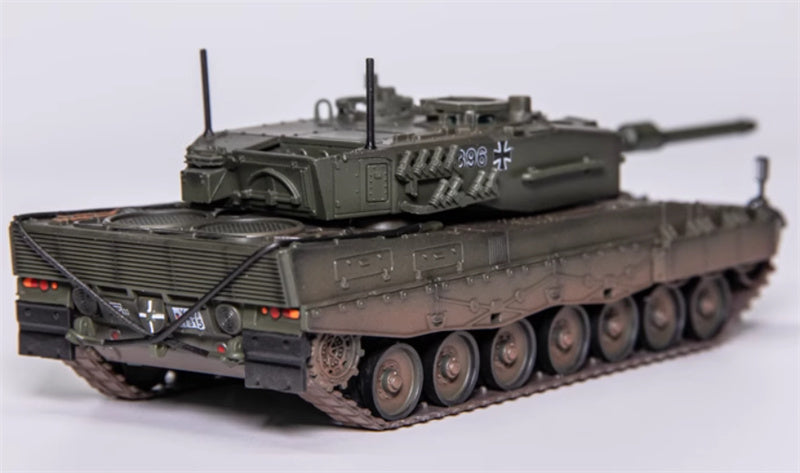 PANZERKAMPF German LEOPARD 2A4 BATTLE TANK Pure green coating 1:72 Tank Pre-built Model