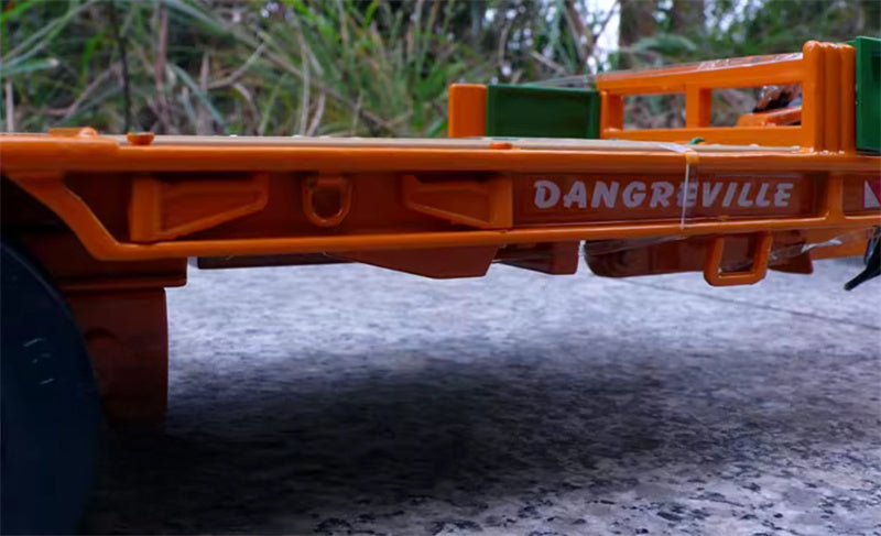 Universal Hobbies Dangreville PE 32 Flatbed trailer Orange 1:32 Truck Pre-built Model