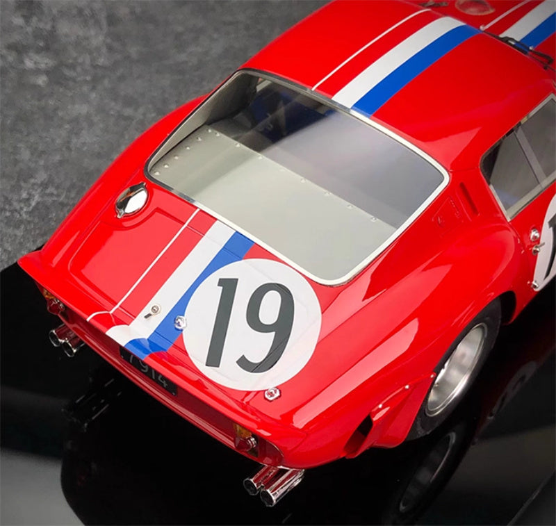 1:18 Ferrari 250GTO red Amalgam Le Mans #19 Resin Car Model view4