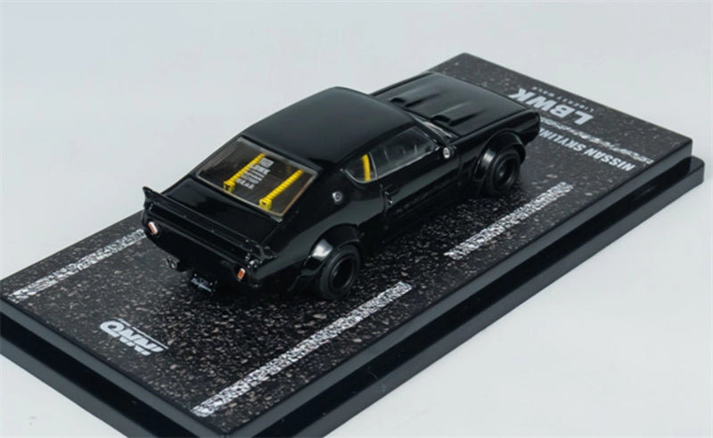 INNO64 Nissan Skyline 2000 GT-R KPGC110 Black 1:64 car Pre-built Model view5