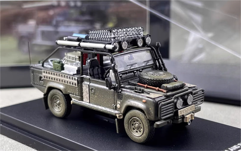 SW Land Rover Defender 110 Silver Grey Muddy Edition 1:64 car Pre-built Model view4